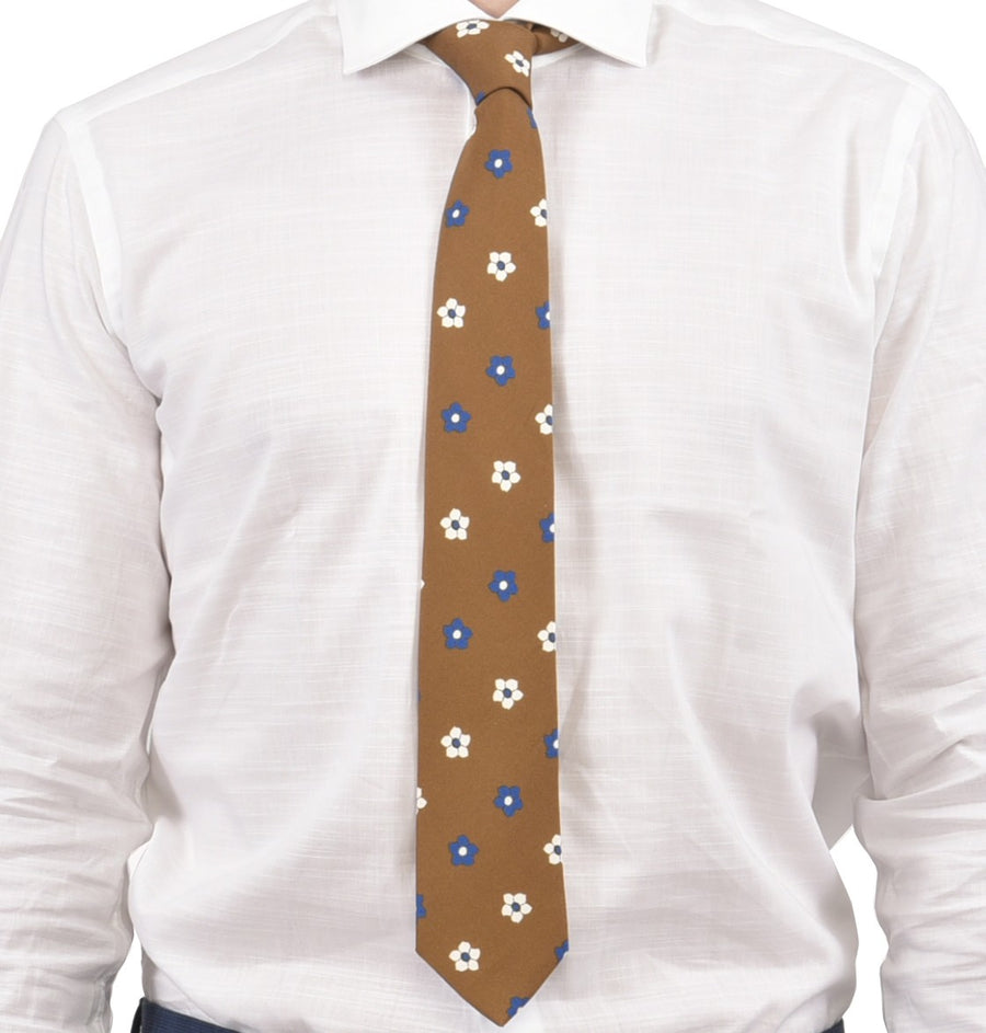 Cravatta in Seta con Fiori bianchi e azzurri su base biscotto VP, Made in Italy