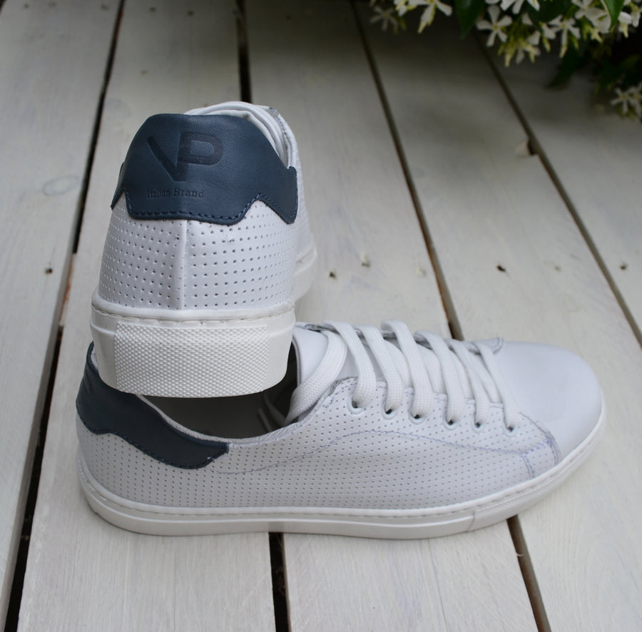 Sneakers VP Italian Brand, scarpa bianca effetto forato