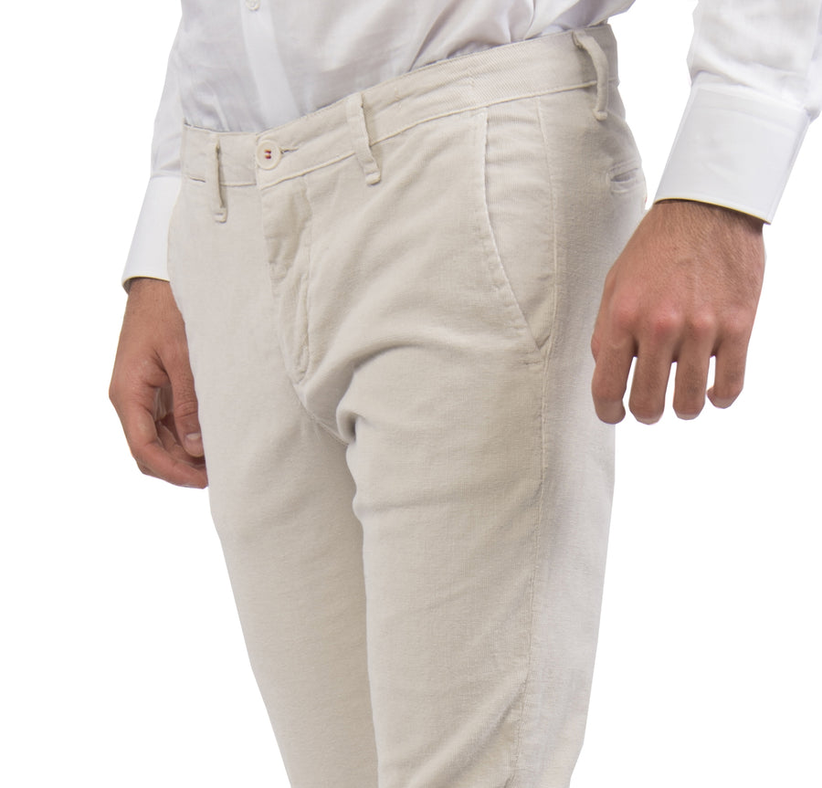 Pantalone D114920T velluto elasticizzato costa sottile: beige