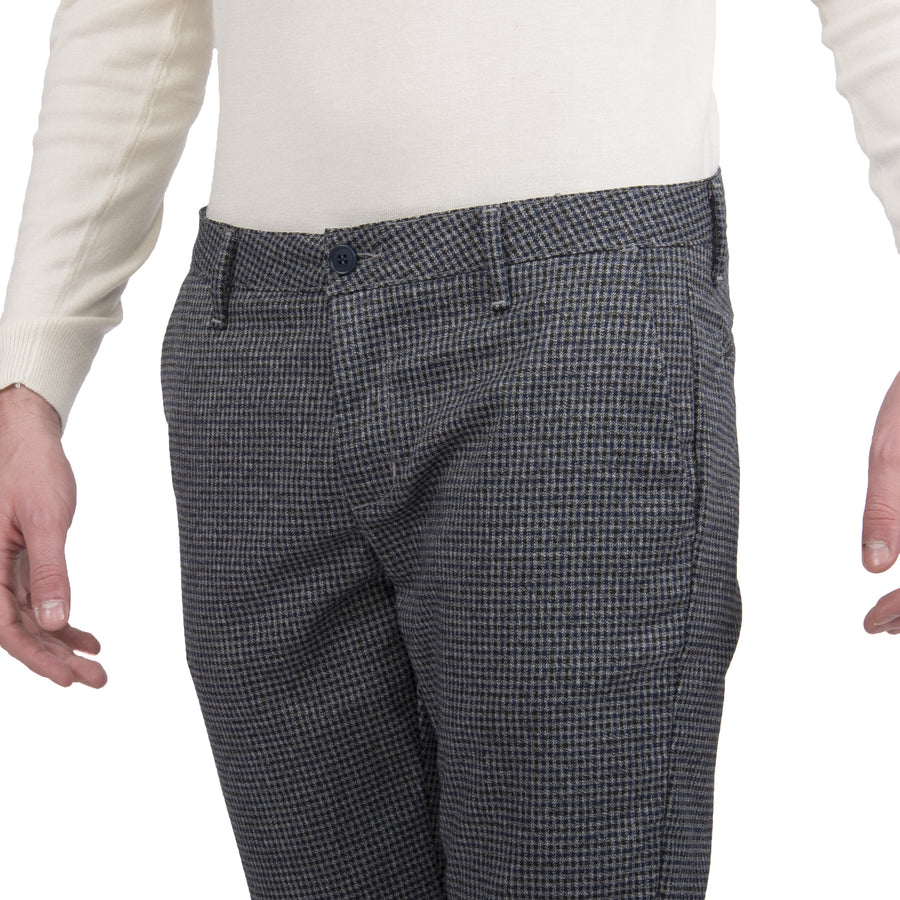 Pantalone quadretti VP, slim elasticizzato, pied de poule nero e blu su base grigia